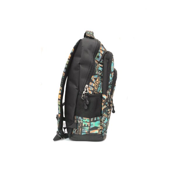 Mochila escolar reforzada de espalda 4 cierres 30x40 modelo BMX